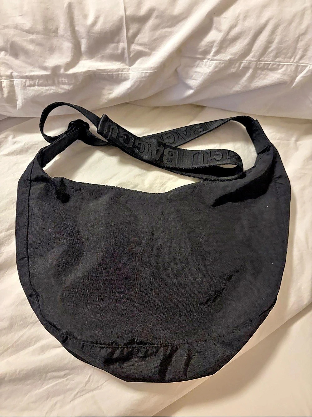 BAGGU Medium Nylon Crescent Bag Shoulder Bag in Black